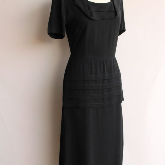 Vintage 1940s Dress / Black Rayon Dress With Shawl Collar, Front Peplum Shoulder - Picture 6 of 11